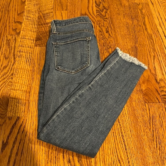 Just Black Woman’s Ripped Jeans Size 25 - Picture 1 of 7